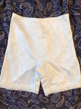 Women's White High-Waist Shapewear. Firm Control Underwear, Pants. NWOT